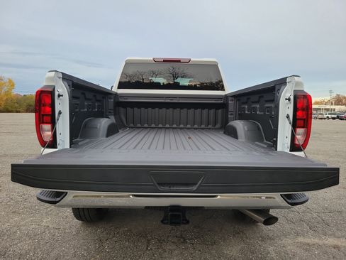 New 2026 GMC Sierra 3500 Pro w/ Convenience Package image 16
