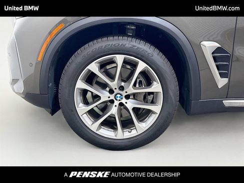Used 2026 BMW X5 sDrive40i RWD image 9