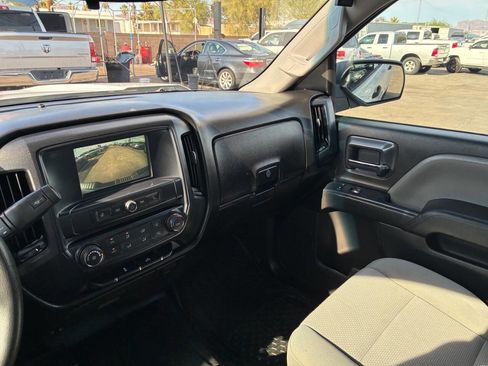 Used 2018 Chevrolet Silverado 1500 W/T w/ Special Service Package AWD/4WD image 18