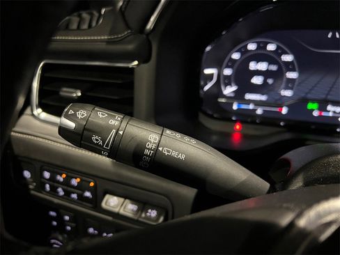 Used 2023 GMC Yukon Denali Ultimate image 37