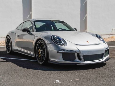 Used 2016 Porsche 911 R RWD image 1