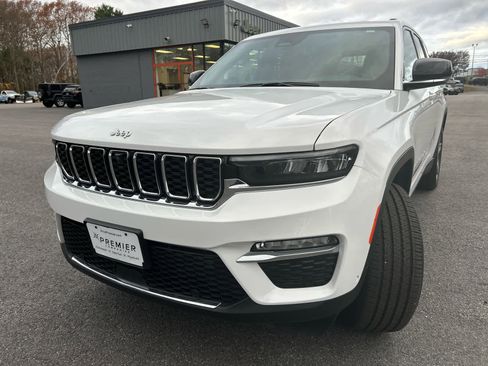 New 2025 Jeep Grand Cherokee Limited w/ Luxury Tech Group II image 17