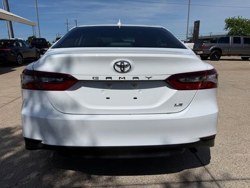 Used 2021 Toyota Camry LE image 6
