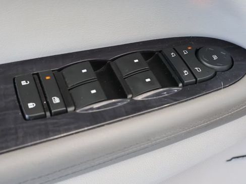Used 2017 Buick Enclave Premium w/ Experience Buick Package FWD image 14