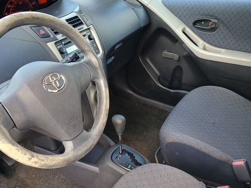 Used 2009 Toyota Yaris 2-Door Hatchback FWD image 9