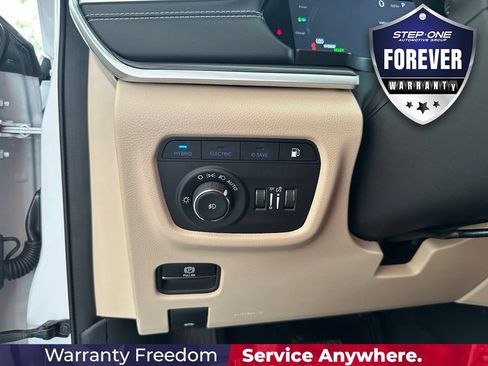 Used 2024 Jeep Grand Cherokee Limited 4xe AWD/4WD image 19