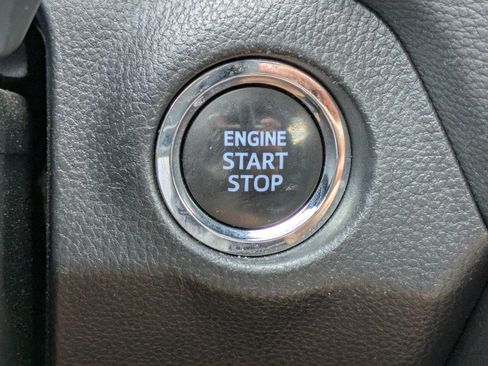 Used 2022 Toyota RAV4 XLE w/ Convenience Package FWD image 28