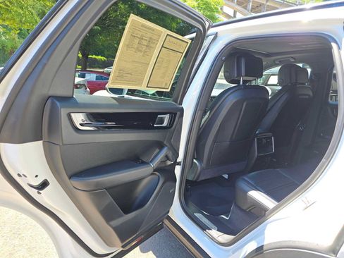 Used 2021 Porsche Cayenne AWD/4WD image 15