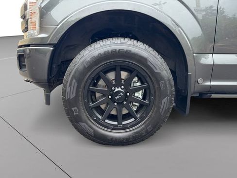 Used 2019 Ford F150 Lariat w/ Equipment Group 502A Luxury AWD/4WD image 9