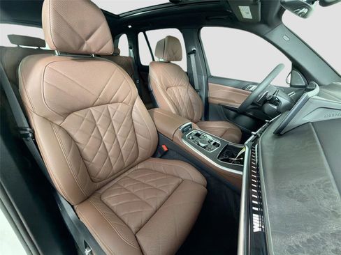 New 2026 BMW X5 M60i w/ Climate Comfort Package AWD/4WD image 30
