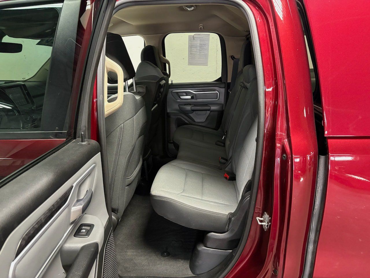 Used 2020 RAM 1500 Big Horn AWD/4WD image 11