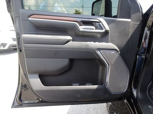 Used 2025 GMC Sierra 2500 Denali w/ Denali Reserve Package AWD/4WD image 12