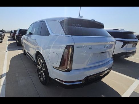 Used 2026 Cadillac Escalade IQ Luxury 2 AWD/4WD image 4