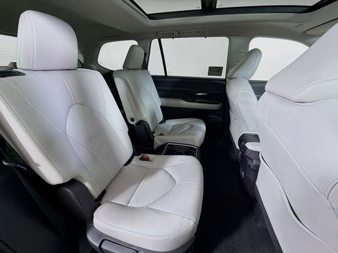 New 2026 Toyota Grand Highlander AWD image 25