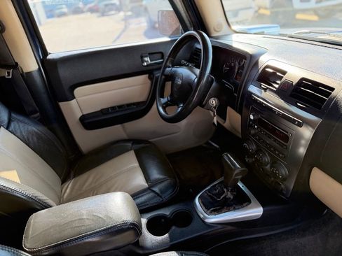 Used 2006 HUMMER H3 Luxury w/ Chrome Appearance Package image 14