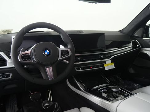 New 2027 BMW X7 xDrive40i w/ M Sport Package AWD/4WD image 16