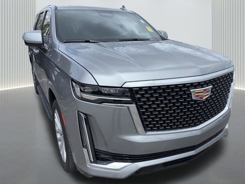 Used 2023 Cadillac Escalade Luxury w/ LPO, Floor Liner Package image 8