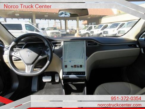 Used 2013 Tesla Model S Performance image 11