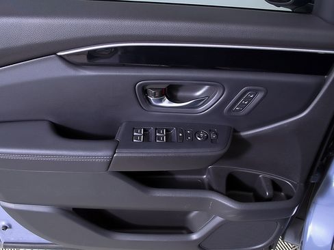 Used 2024 Honda Pilot Touring image 16