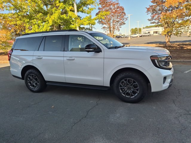 Certified 2026 Ford Expedition Active AWD/4WD image 3