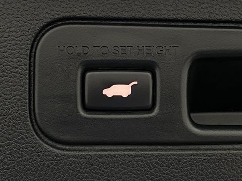 Used 2023 Honda Pilot Touring image 8