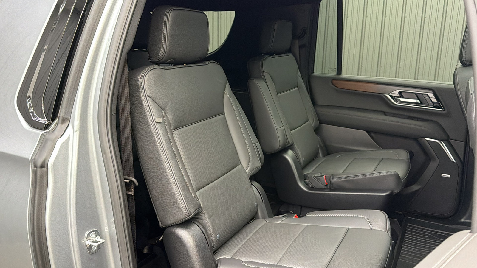 Used 2026 GMC Yukon XL Denali w/ Sun & Power Step Package AWD/4WD image 35