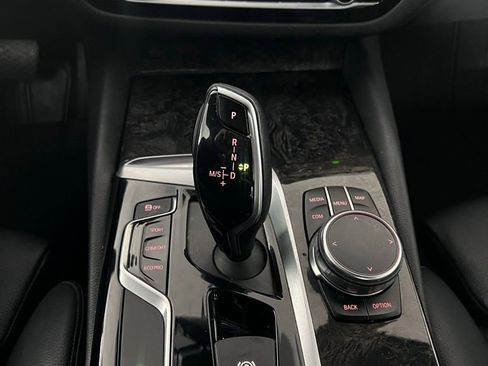 Used 2017 BMW 540i xDrive image 33