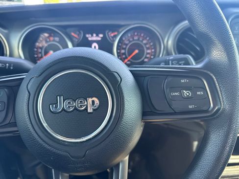 Used 2018 Jeep Wrangler Unlimited Sport AWD/4WD image 39