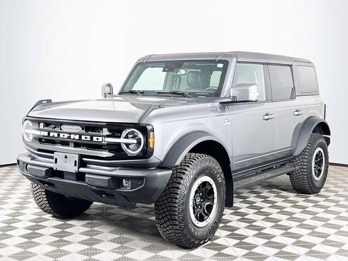 Used 2024 Ford Bronco Outer Banks w/ Sasquatch Package AWD/4WD image 1