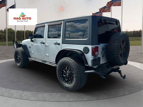 Used 2012 Jeep Wrangler Unlimited Rubicon image 7