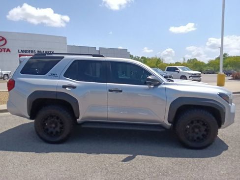 Used 2025 Toyota 4Runner TRD Off-Road Premium w/ Tow Technology Package AWD/4WD image 2