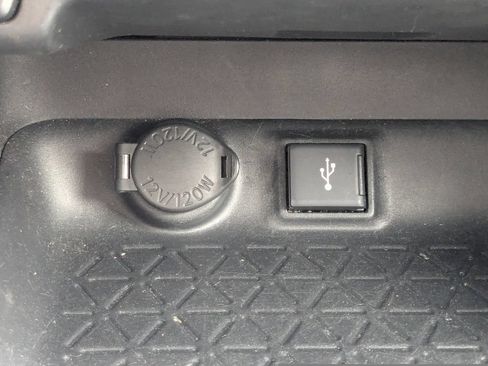 Used 2021 Toyota RAV4 XLE FWD image 24