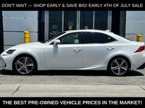 Used 2017 Lexus IS 300 AWD w/ Premium Package image 8