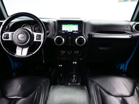 Used 2017 Jeep Wrangler Unlimited Sahara w/ Quick Order Package 24E Chief AWD/4WD image 18