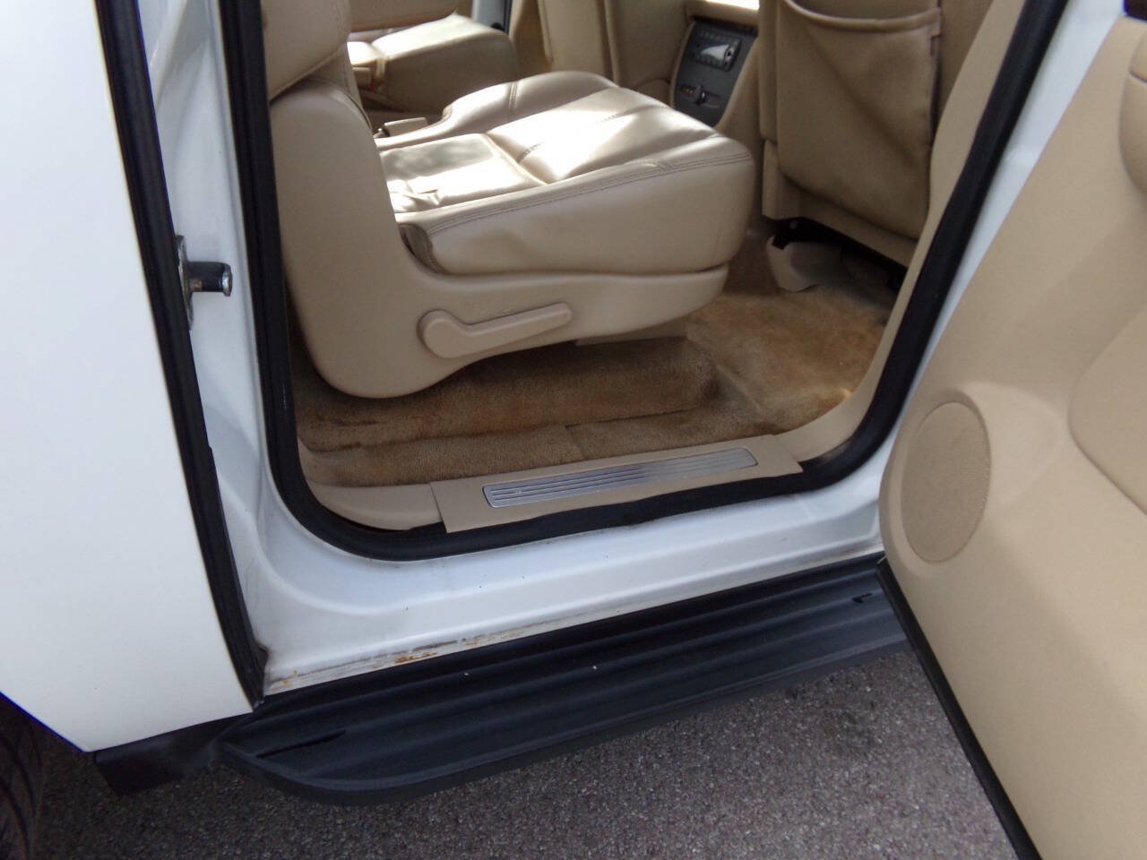 Used 2007 Chevrolet Suburban LTZ w/ LTZ Preferred Equipment Group AWD/4WD image 42