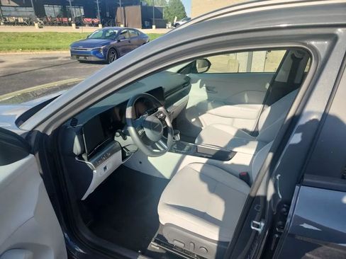 Used 2025 Hyundai Kona SEL FWD image 4