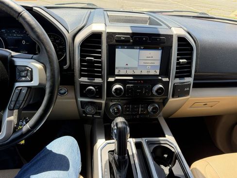 Used 2017 Ford F150 Lariat w/ Equipment Group 502A Luxury RWD image 18