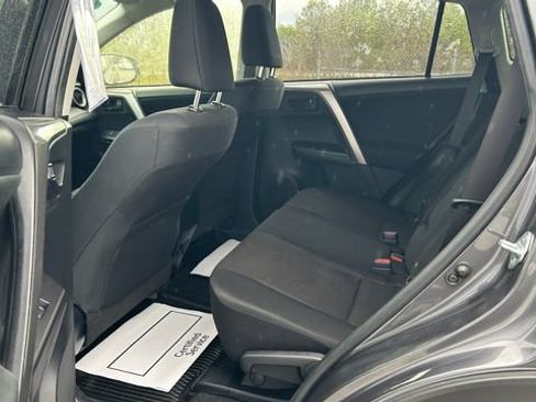Used 2018 Toyota RAV4 LE w/ All Weather Liner Package AWD/4WD image 32