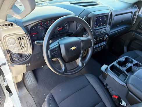 Used 2024 Chevrolet Silverado 2500 Custom w/ Custom Value Package image 27