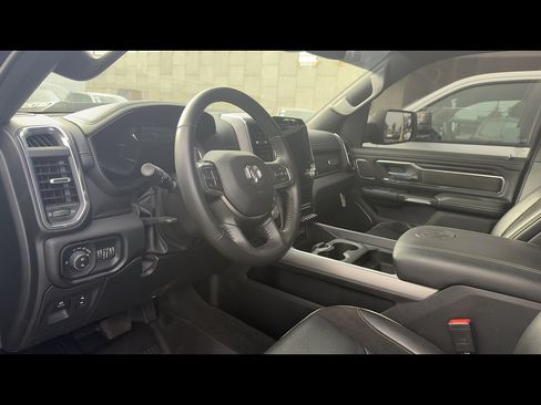 Used 2024 RAM 1500 Laramie AWD/4WD image 5