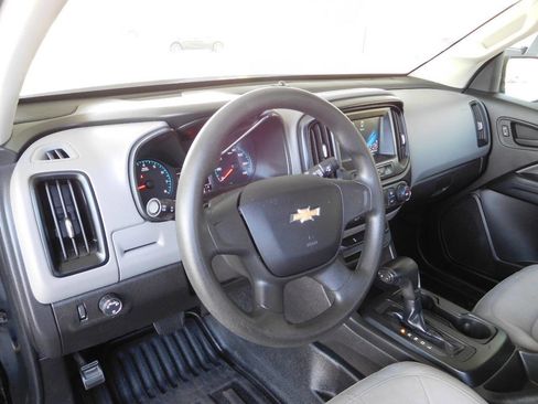 Used 2018 Chevrolet Colorado W/T image 12