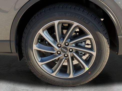 New 2026 Lincoln Corsair Premiere FWD image 8