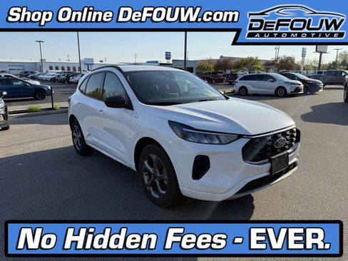 Used 2023 Ford Escape ST-Line AWD/4WD image 1