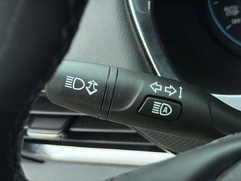 Used 2023 Chevrolet Traverse RS FWD image 30