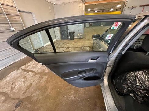 Used 2009 Honda Accord LX-P image 24