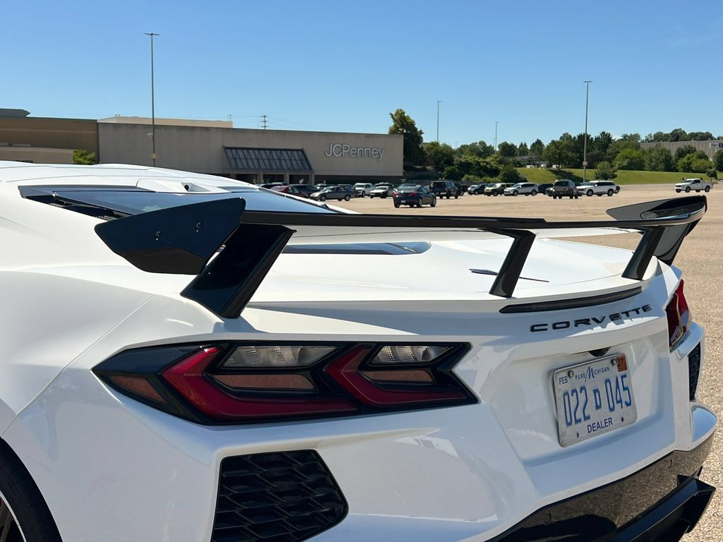 Used 2020 Chevrolet Corvette Stingray Preferred Cpe w/ 2LT Preferred Equipment Group RWD image 9