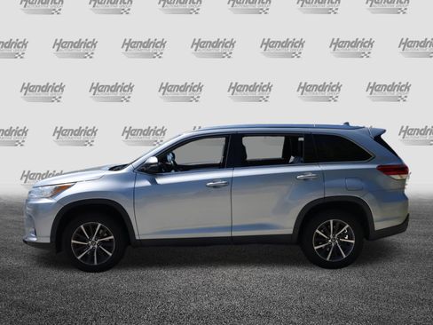 Used 2019 Toyota Highlander XLE image 6