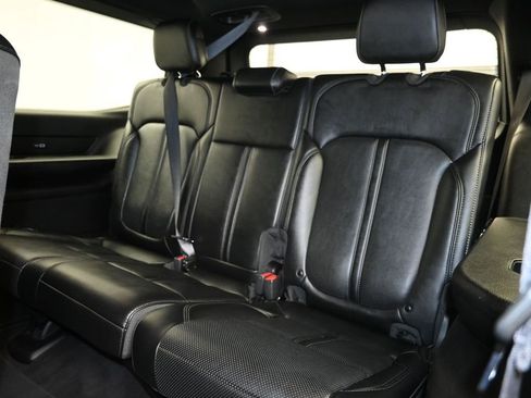 Used 2024 Jeep Wagoneer Series II w/ Flexible Seating Group RWD image 24