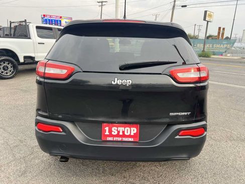 Used 2014 Jeep Cherokee Sport FWD image 6