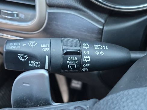 Used 2015 Jeep Grand Cherokee Limited AWD/4WD image 26